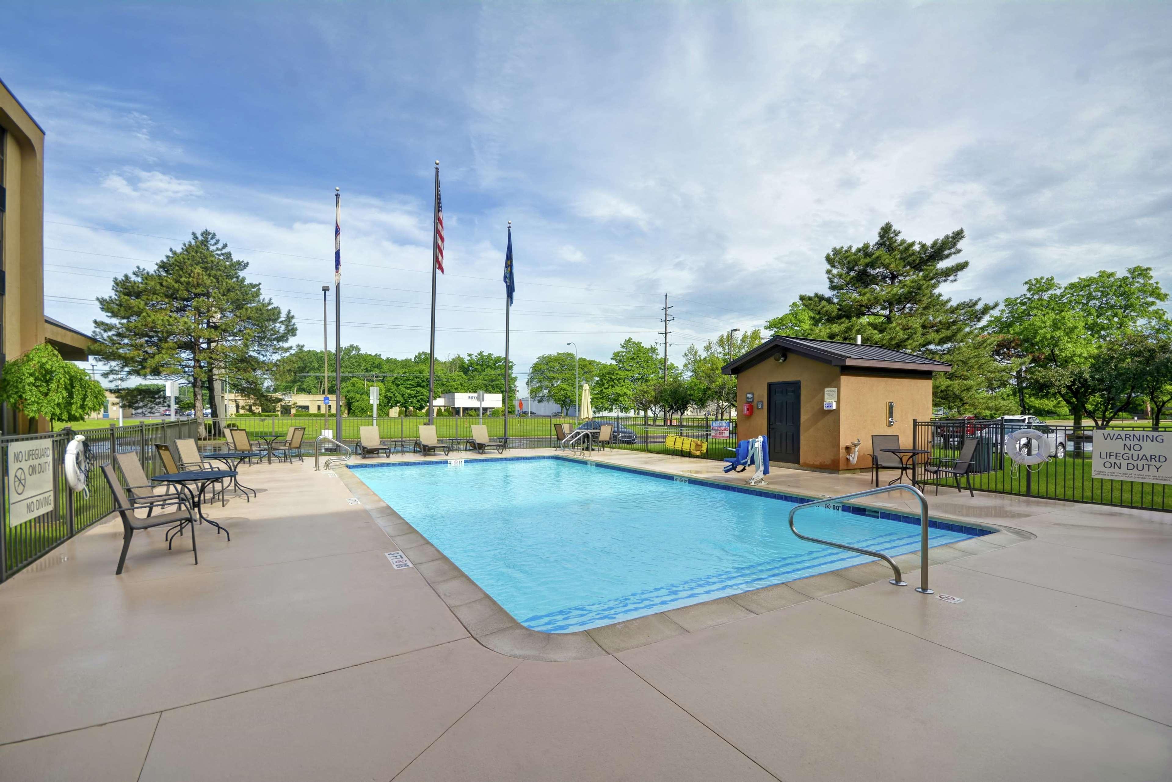 Hampton Inn Detroit Madison Heights South Troy Exterior photo